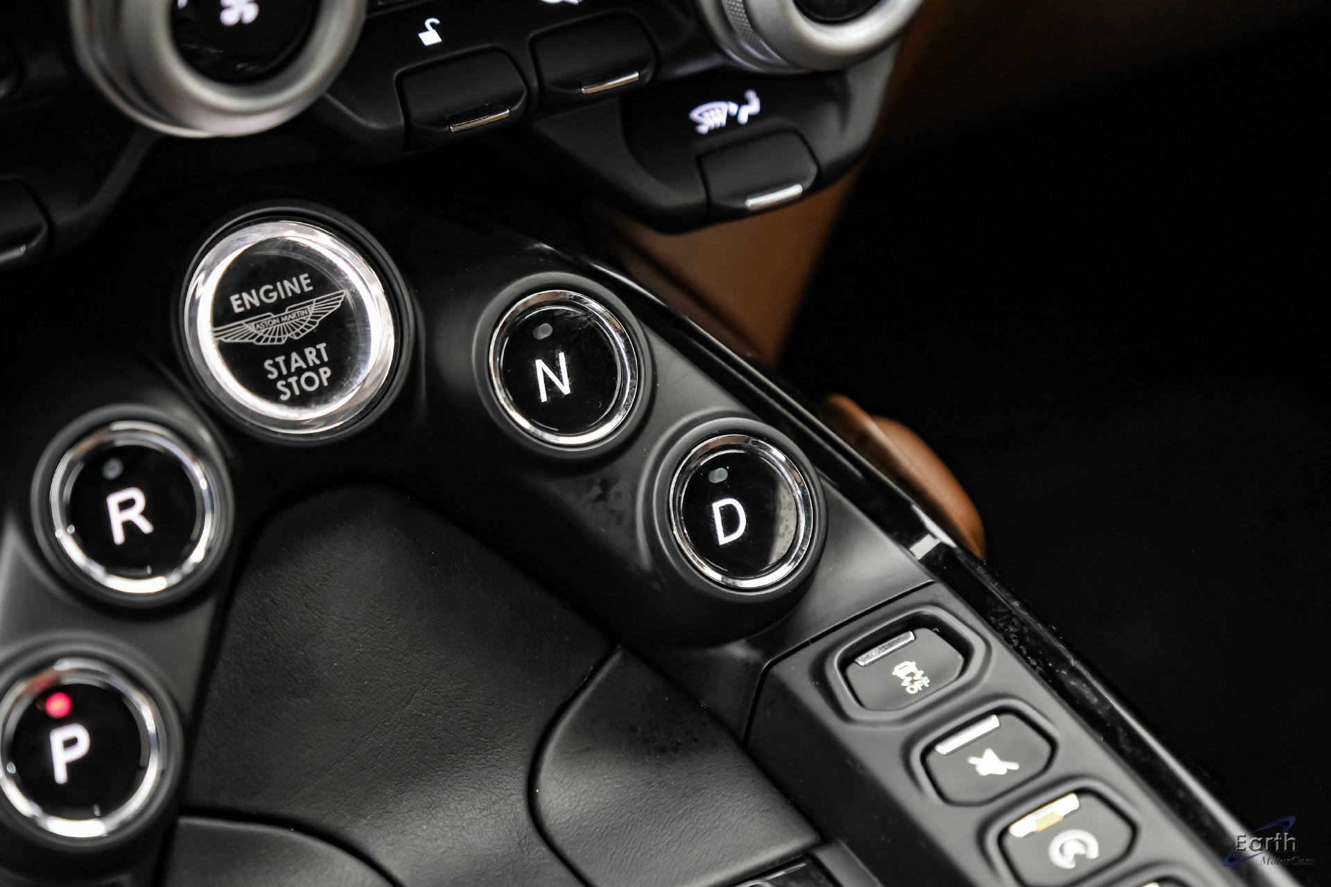Used 2020 Aston Martin V8 Vantage Coupe RWD image 59