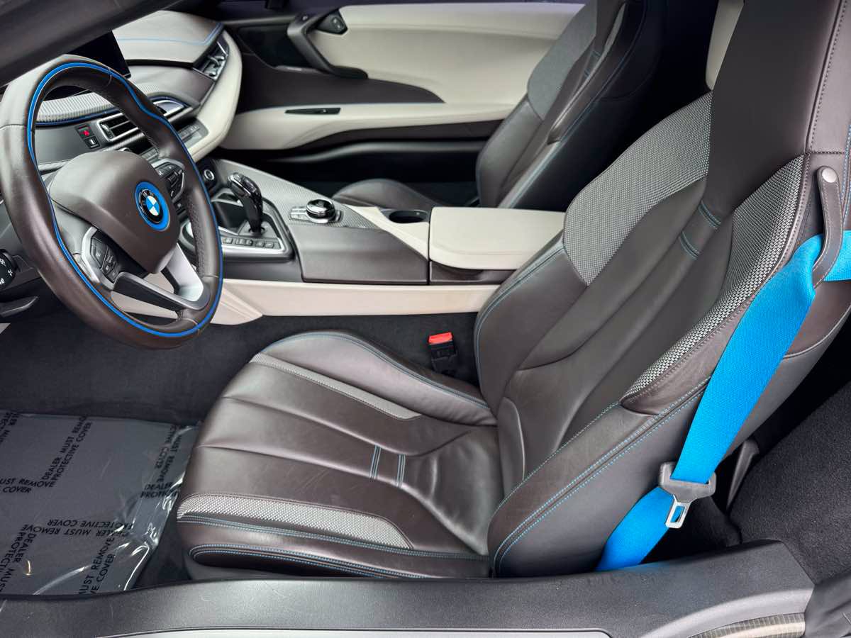 Used 2019 BMW i8 Roadster AWD/4WD image 16