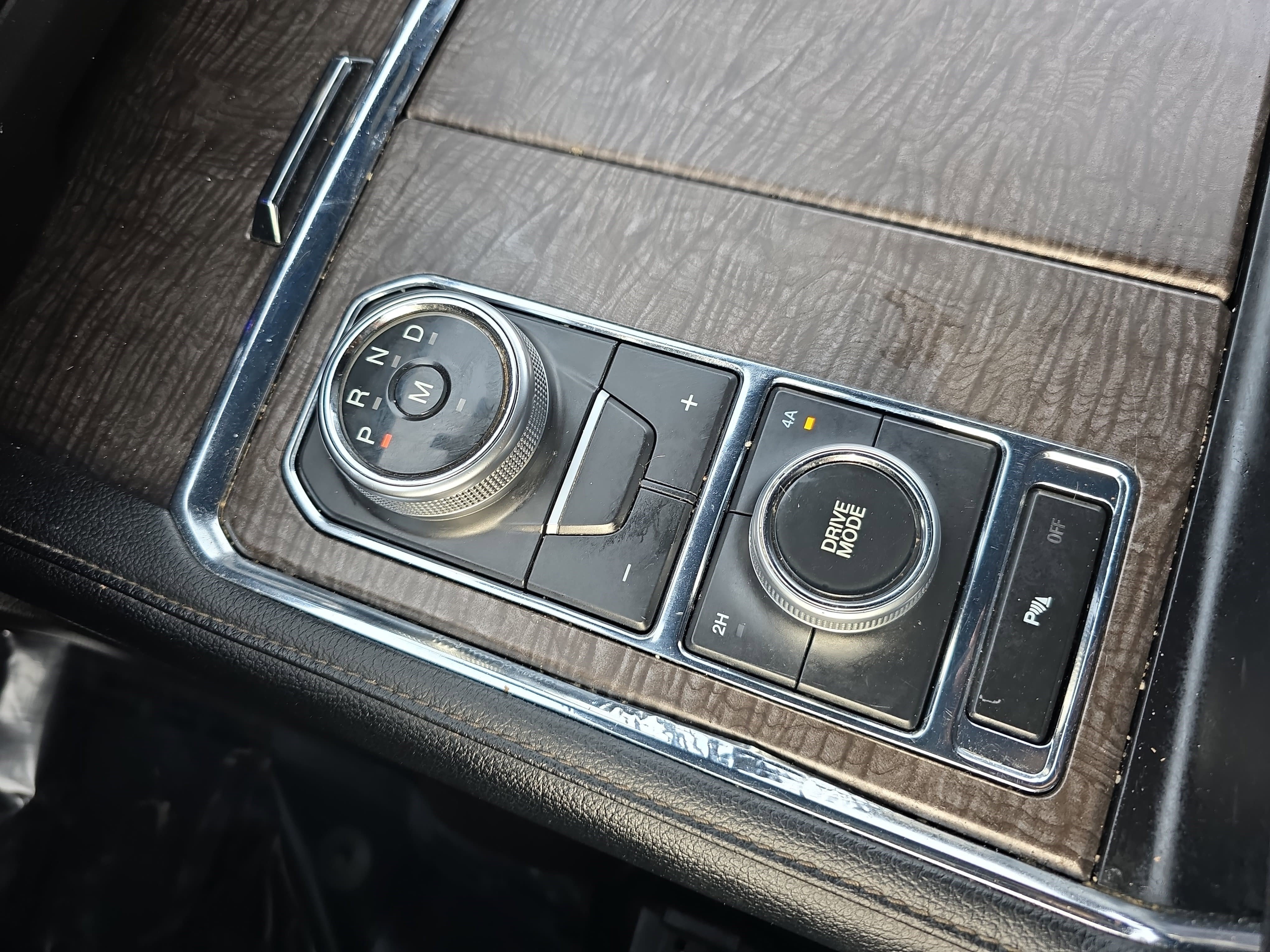 Used 2019 Ford Expedition Limited w/ Equipment Group 301A image 26