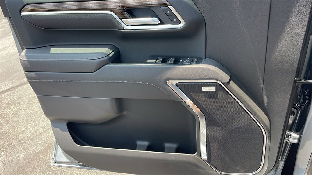 New 2025 GMC Sierra 1500 Elevation image 26