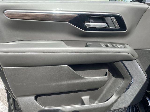 New 2026 Chevrolet Suburban LS AWD/4WD image 12