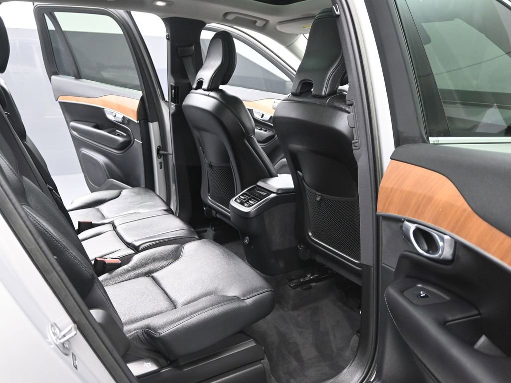 Used 2023 Volvo XC90 B6 Plus w/ Protection Package Premier image 17