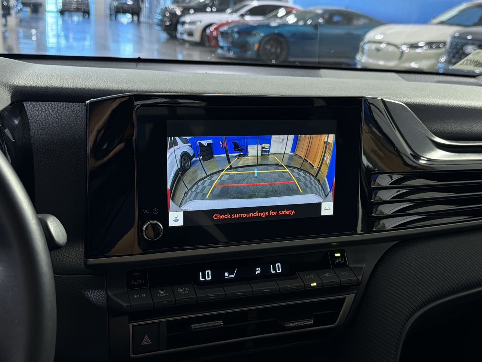 Used 2025 Toyota Camry SE FWD image 31