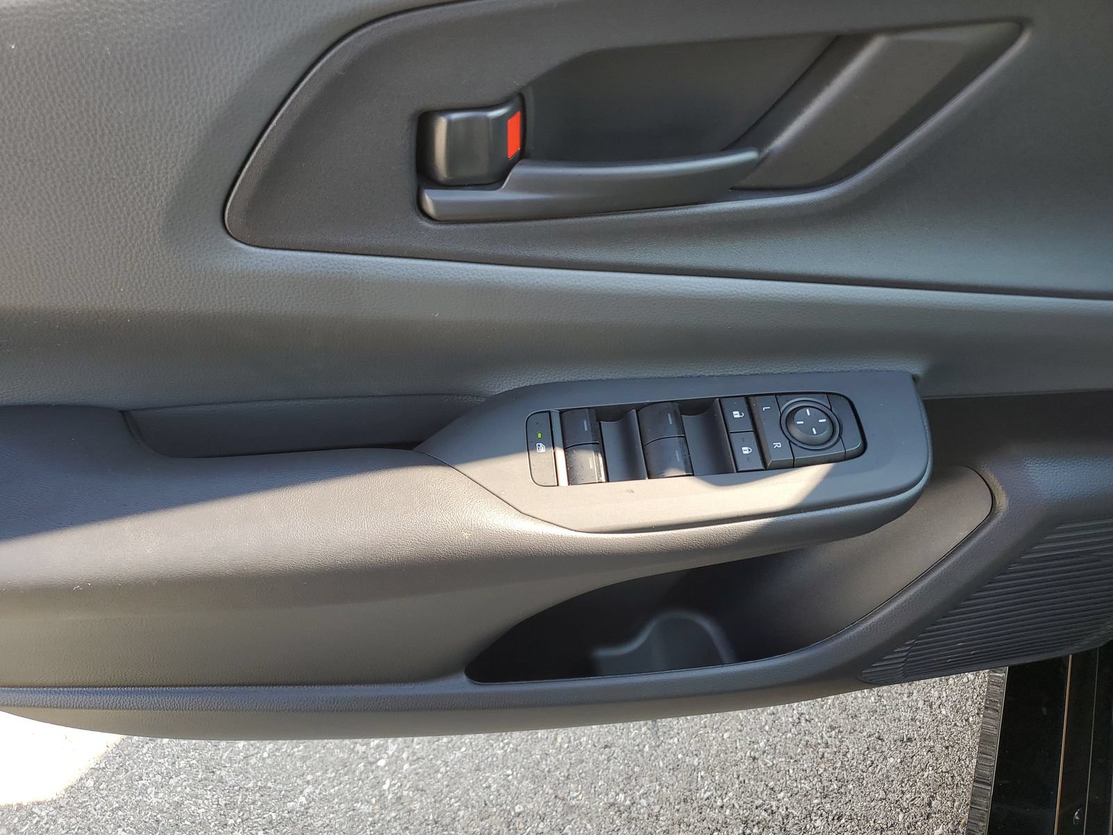 Certified 2025 Toyota Prius LE FWD image 19