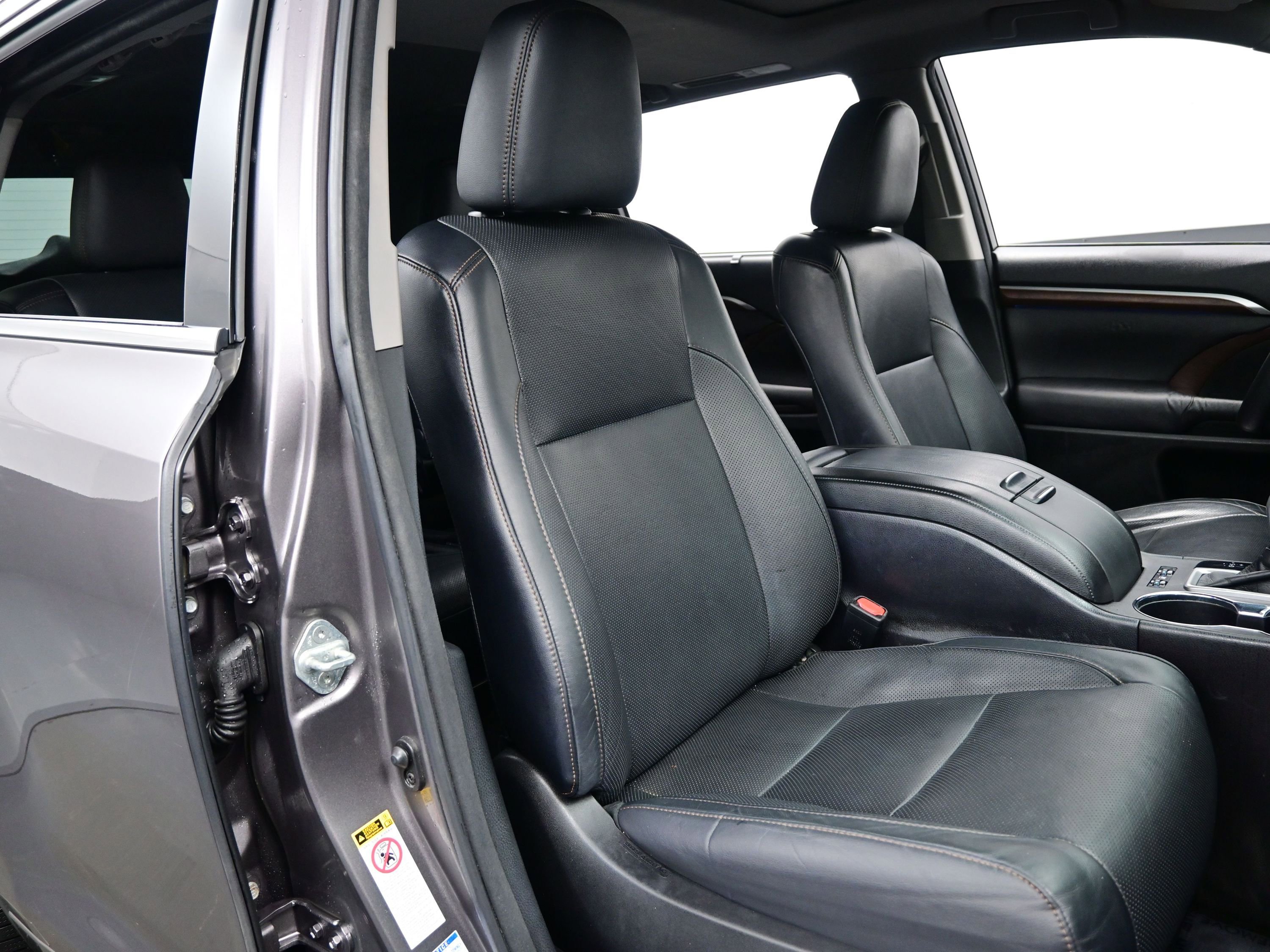 Used 2015 Toyota Highlander Limited image 14