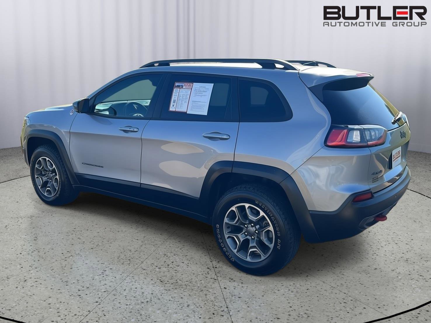 Used 2020 Jeep Cherokee Trailhawk AWD/4WD image 4