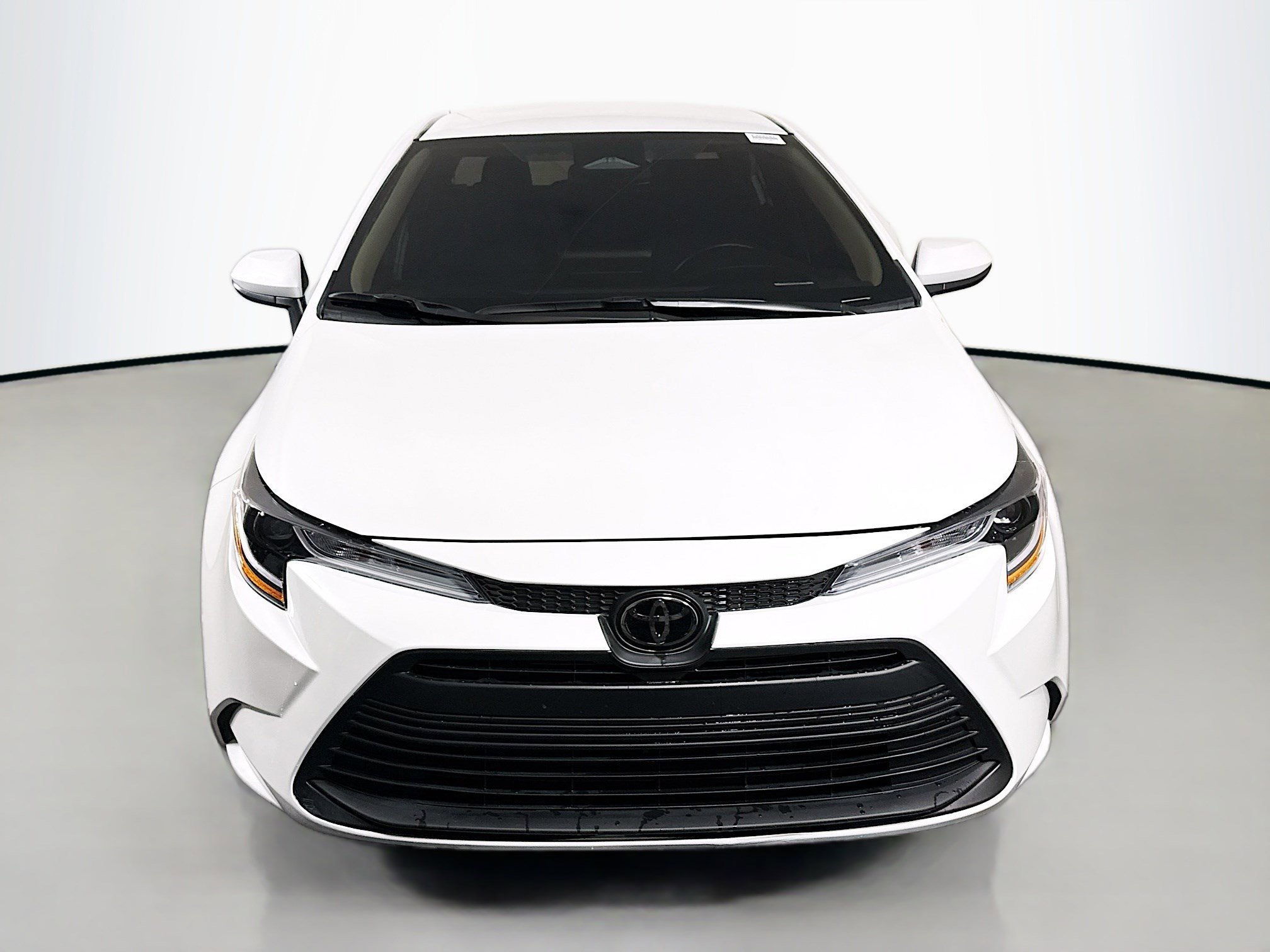 Used 2025 Toyota Corolla LE image 2