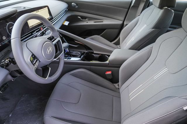 New 2025 Hyundai Elantra SEL FWD image 19