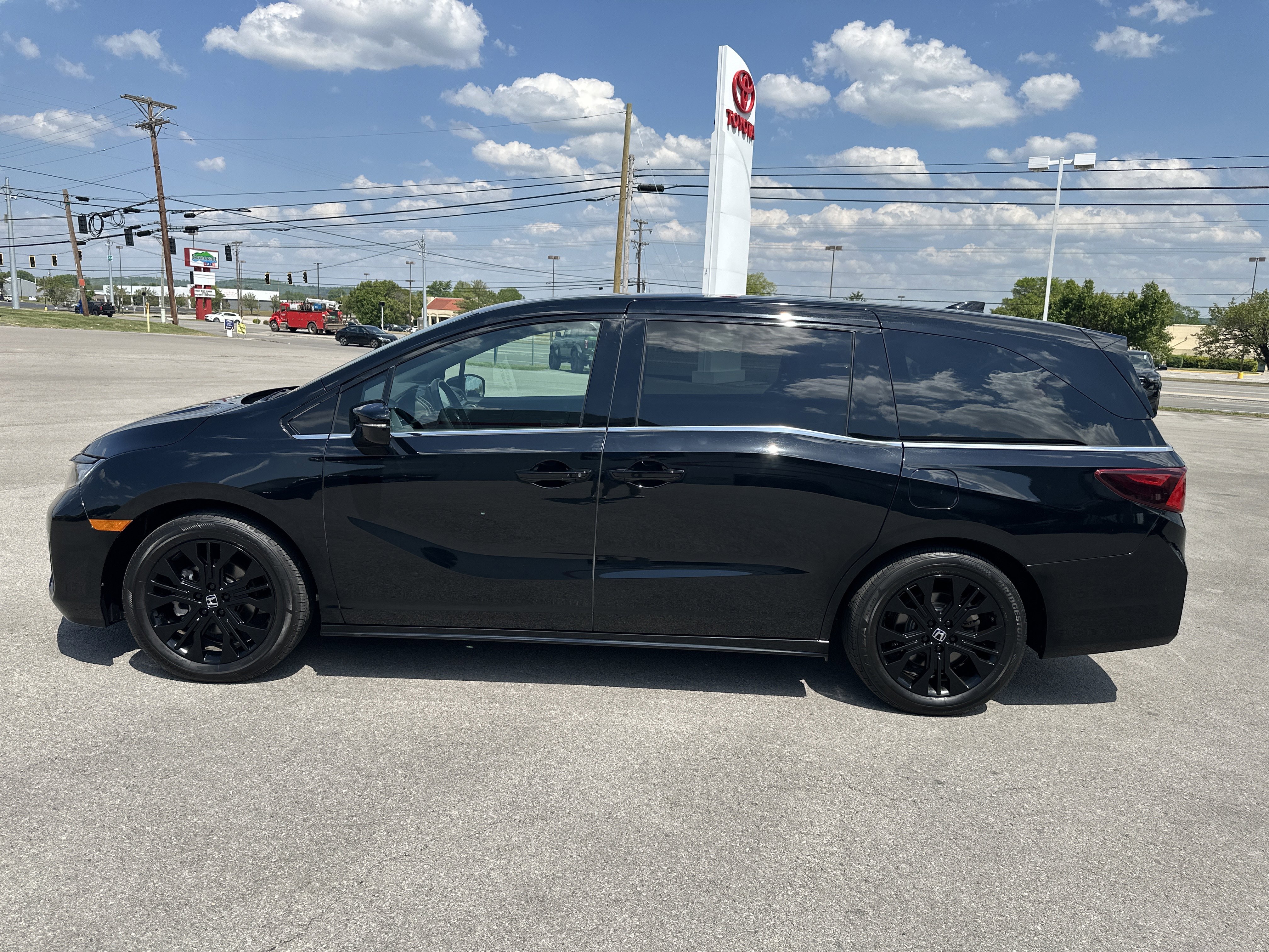 Used 2025 Honda Odyssey Sport-L image 8