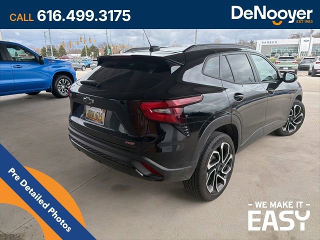 Used 2024 Chevrolet Trax RS w/ Driver Confidence Package image 5