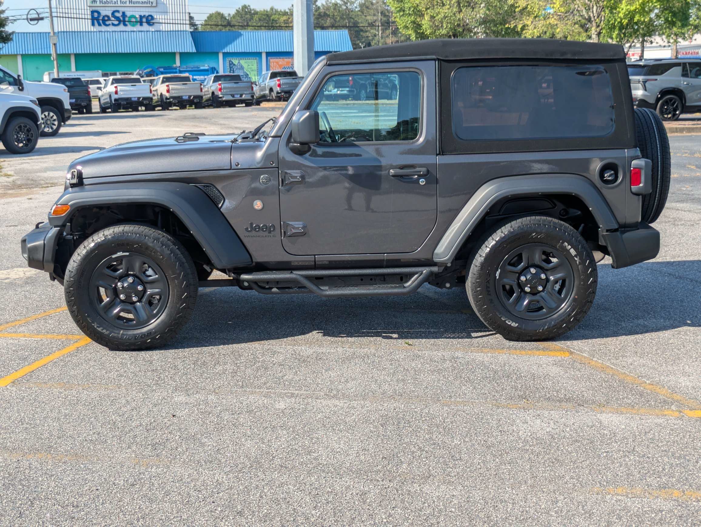 Used 2024 Jeep Wrangler Sport AWD/4WD image 7