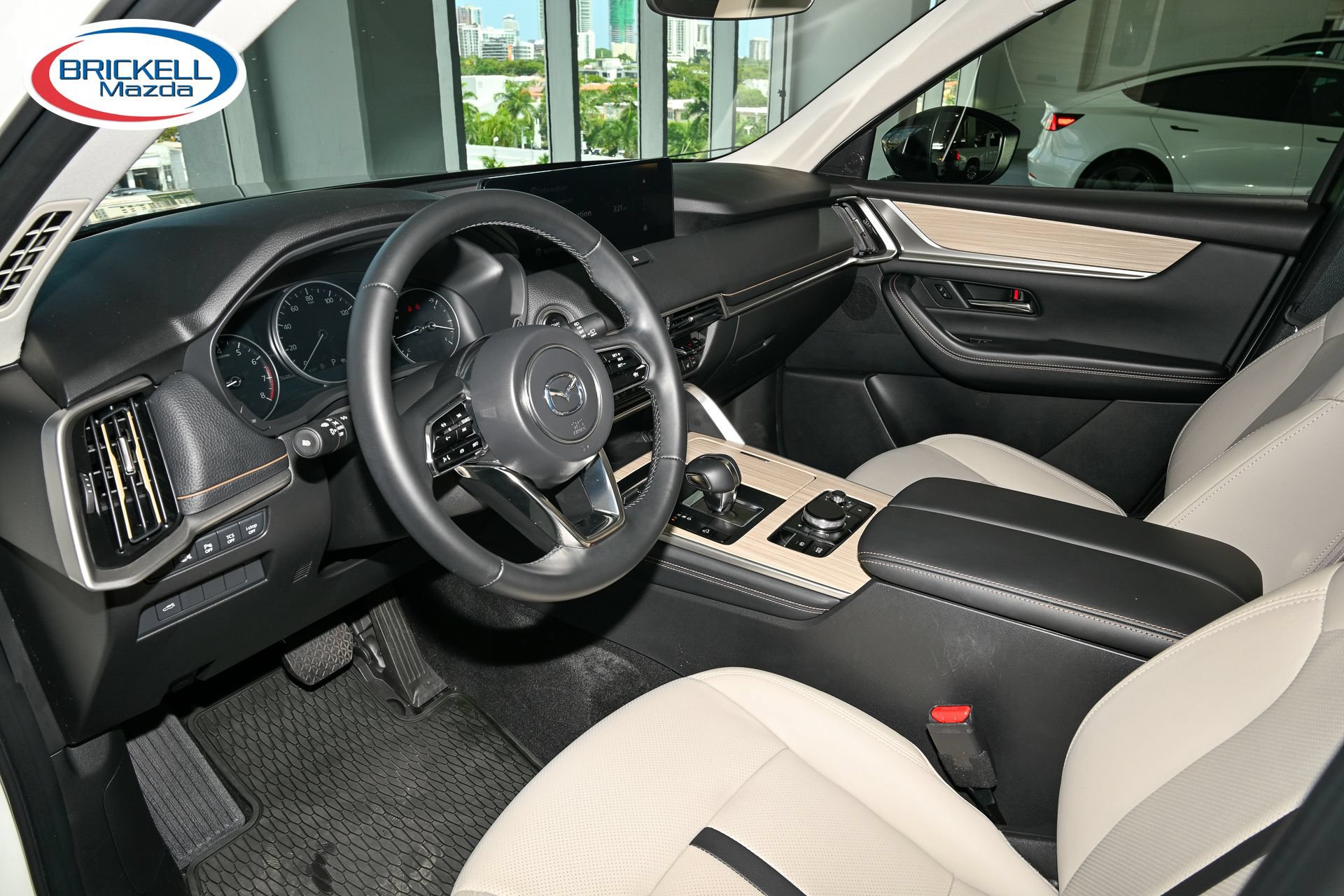 Used 2025 MAZDA CX-70 3.3 Turbo w/ Preferred Package AWD/4WD image 5