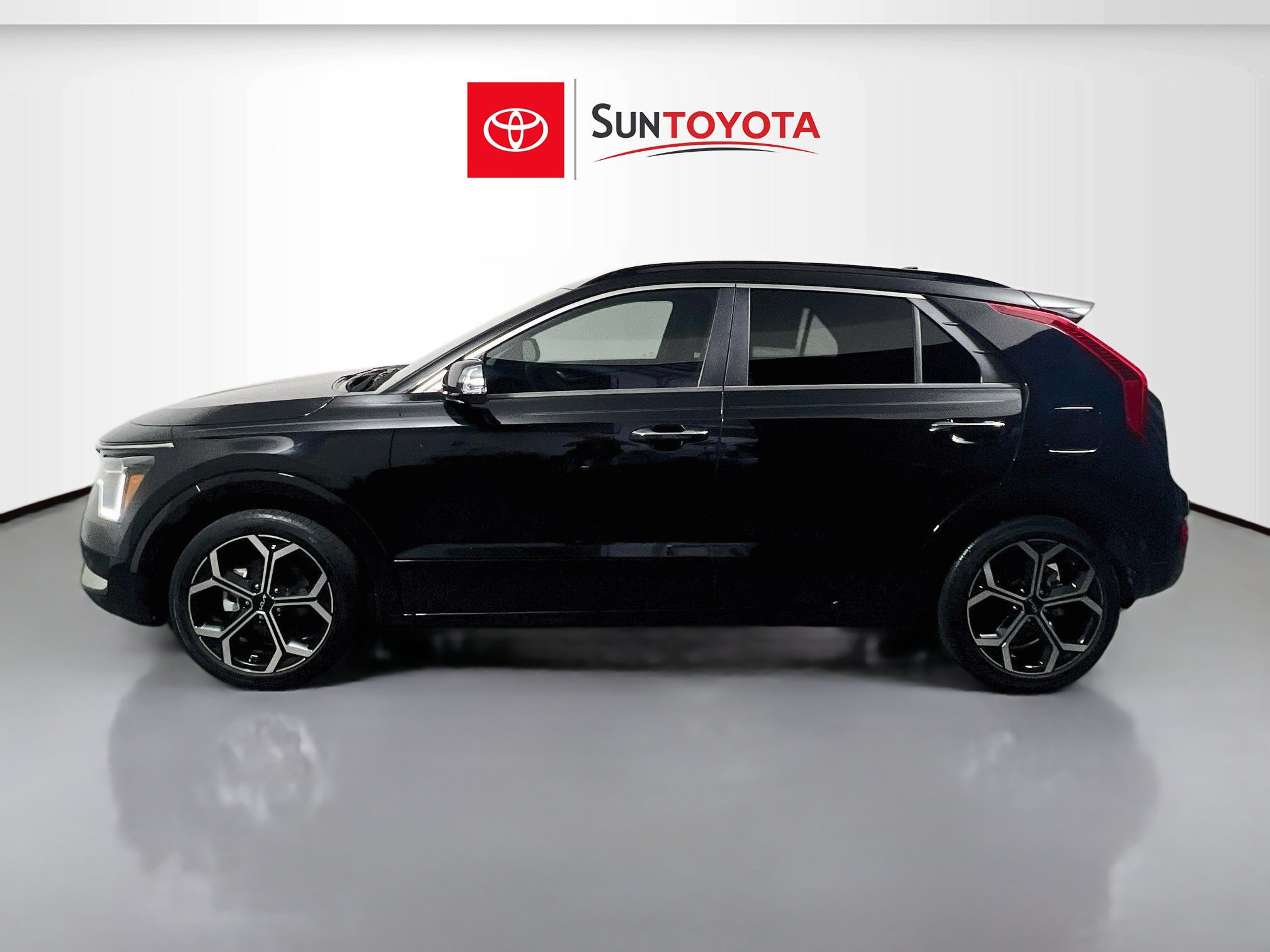 Used 2024 Kia Niro SX Touring FWD image 7