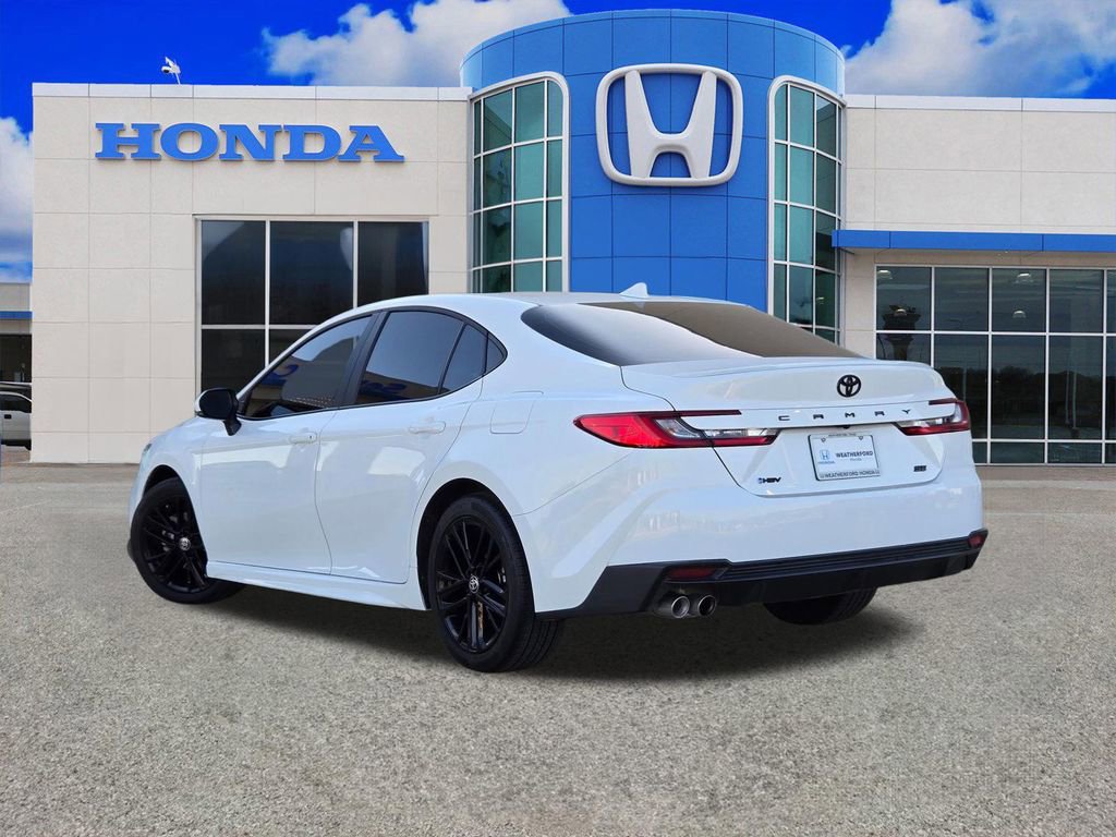 Used 2025 Toyota Camry SE image 5