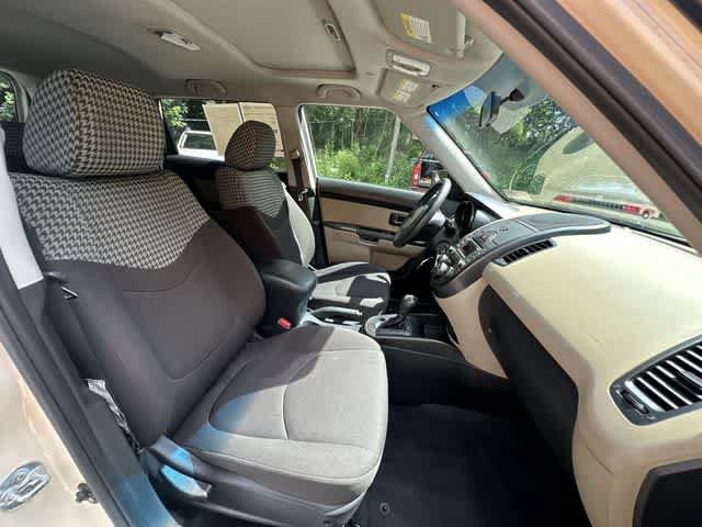 Used 2011 Kia Soul ! FWD image 19