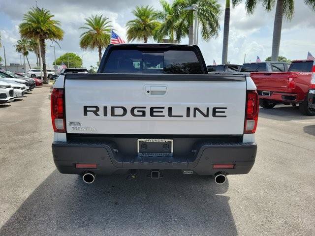 Used 2025 Honda Ridgeline Black Edition image 6