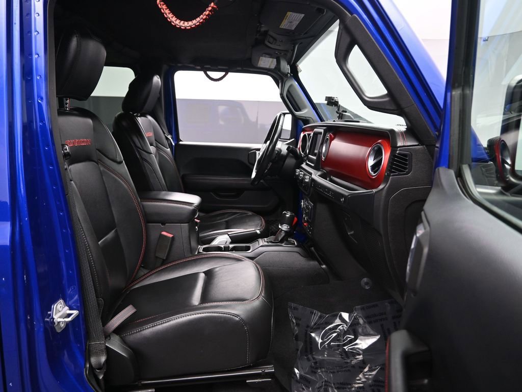 Used 2018 Jeep Wrangler Unlimited Rubicon w/ Cold Weather Group image 32