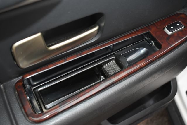 Used 2008 Lincoln Town Car Executive RWD image 35
