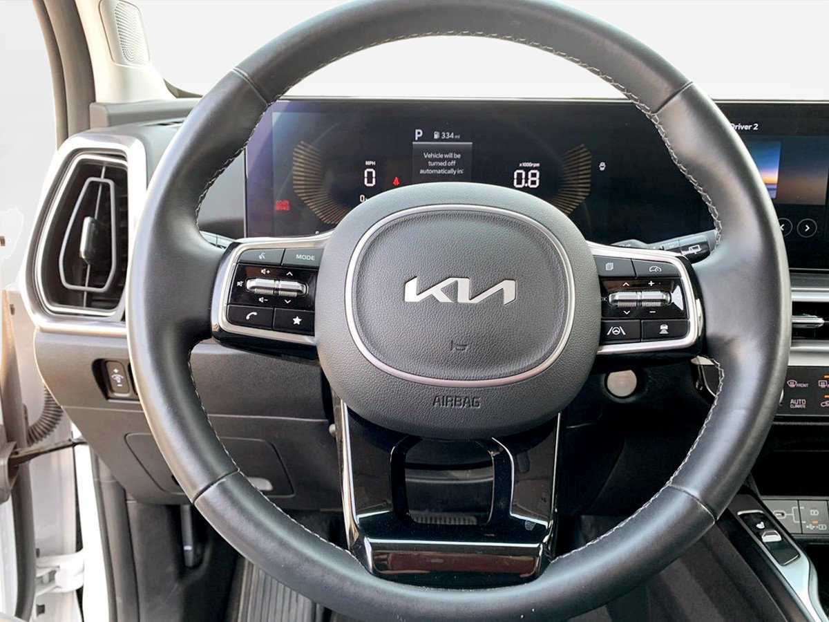 Used 2025 Kia Sorento EX AWD/4WD image 16