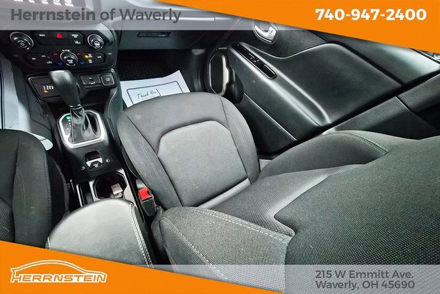 Used 2023 Jeep Renegade Latitude image 14