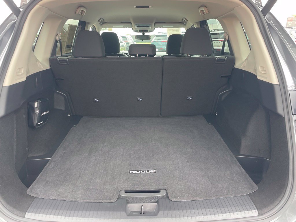 Certified 2026 Nissan Rogue SV FWD image 28