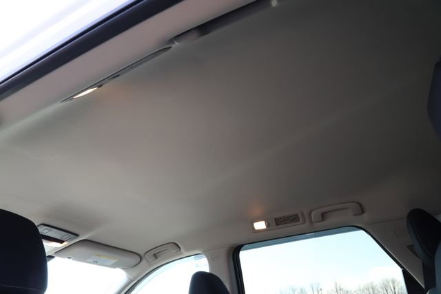 Used 2022 Nissan Pathfinder SV image 19