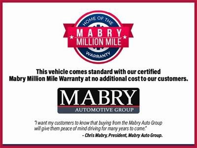 Used 2024 GMC Yukon SLT AWD/4WD image 2