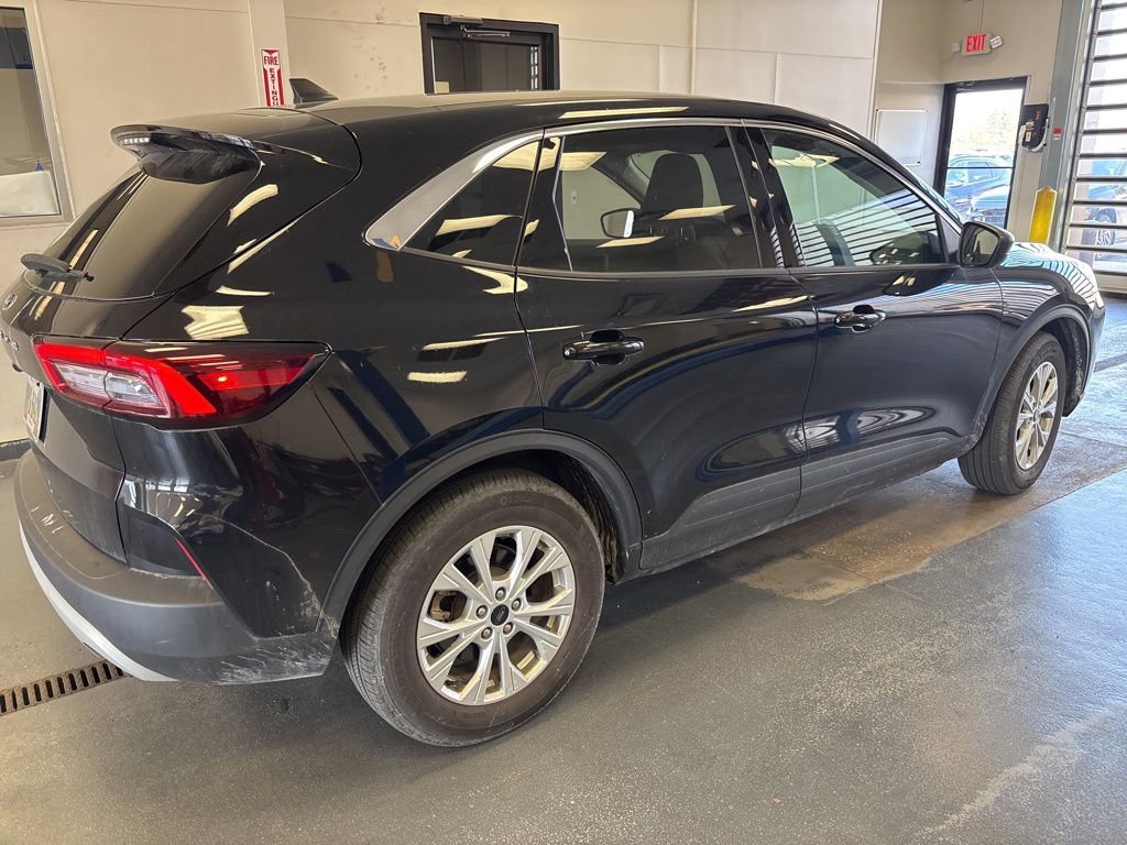 Certified 2024 Ford Escape Active w/ Cold Weather Package image 7