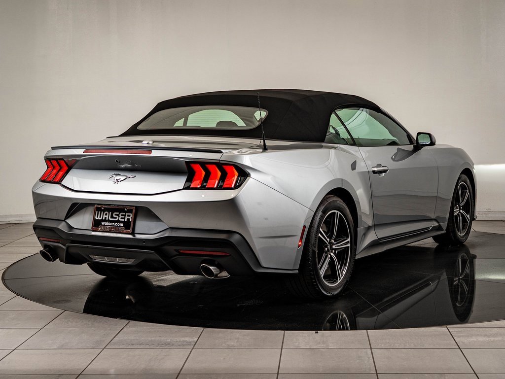 Used 2025 Ford Mustang Premium image 11