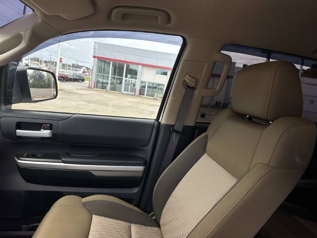 Used 2014 Toyota Tundra SR5 w/ SR5 Upgrade Package AWD/4WD image 22
