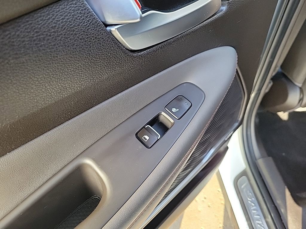 Used 2020 Hyundai Santa Fe Limited image 16