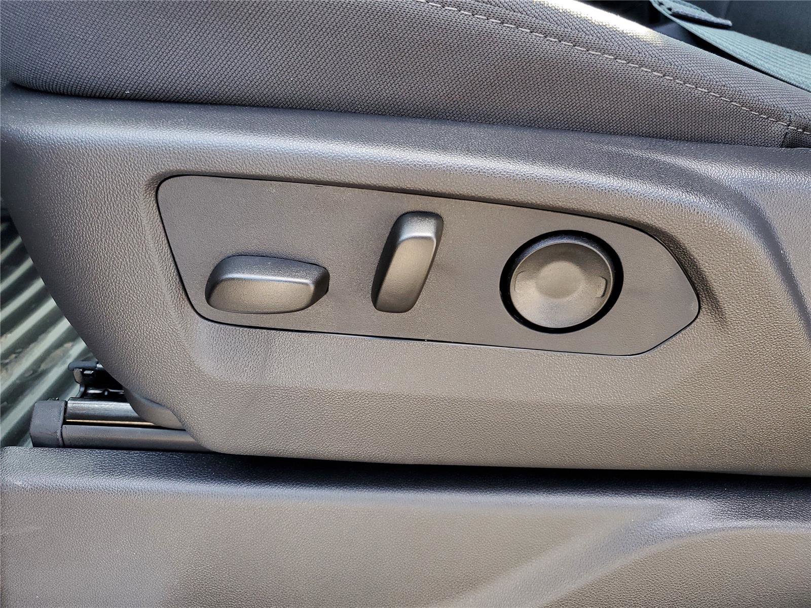 New 2026 GMC Sierra 2500 SLE w/ SLE Convenience Package image 12