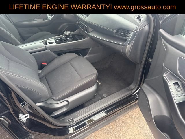 Used 2024 Nissan Rogue S AWD/4WD image 33