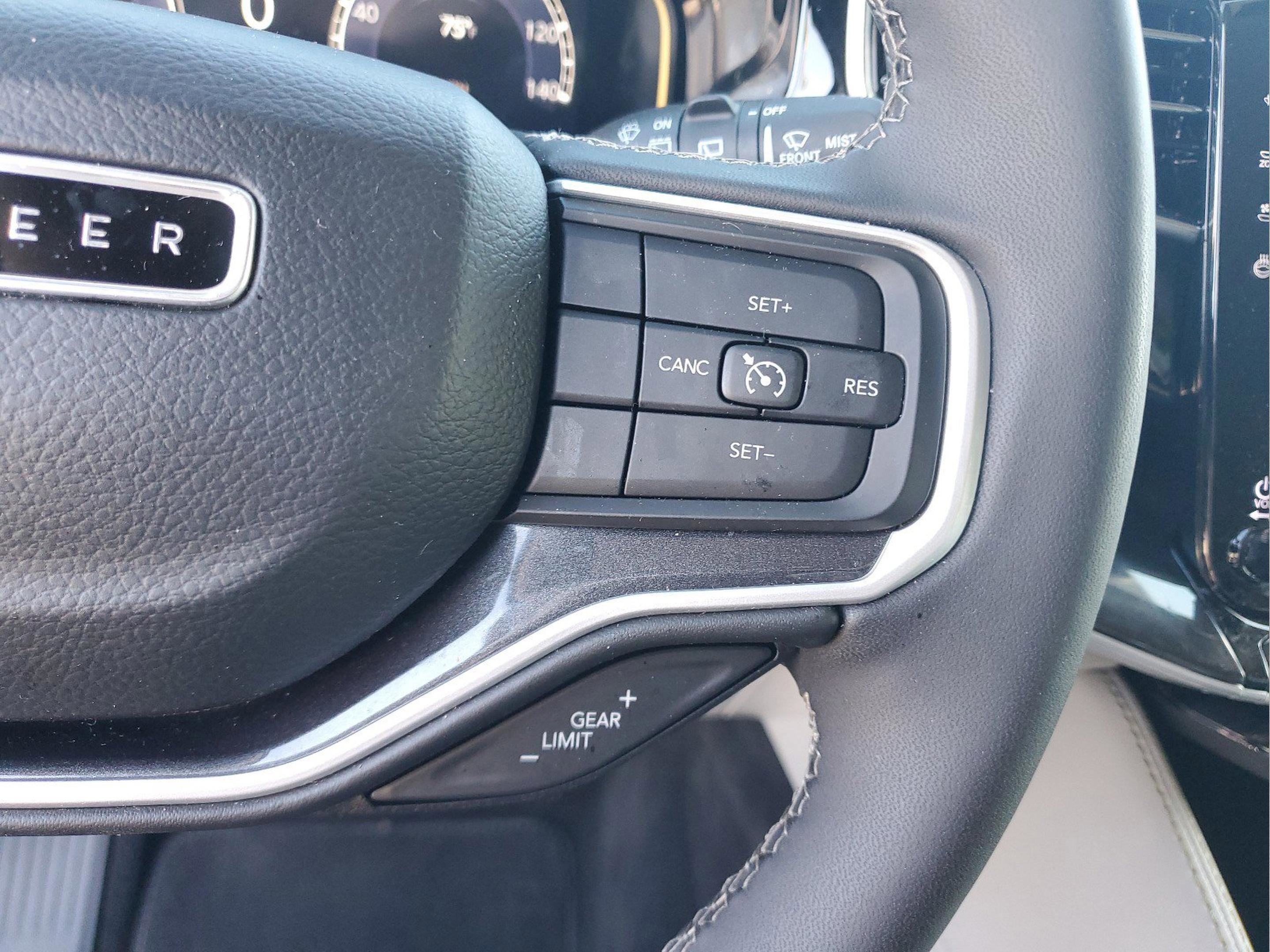 Used 2023 Jeep Wagoneer 4WD image 24