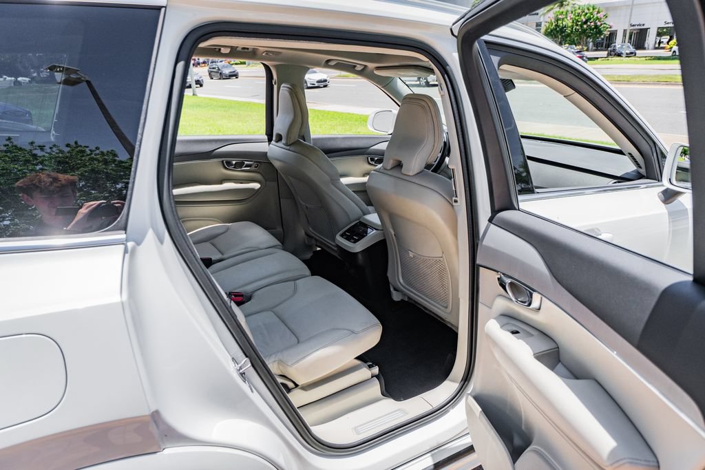 Used 2023 Volvo XC90 B5 Core w/ Protection Package Premier AWD/4WD image 40