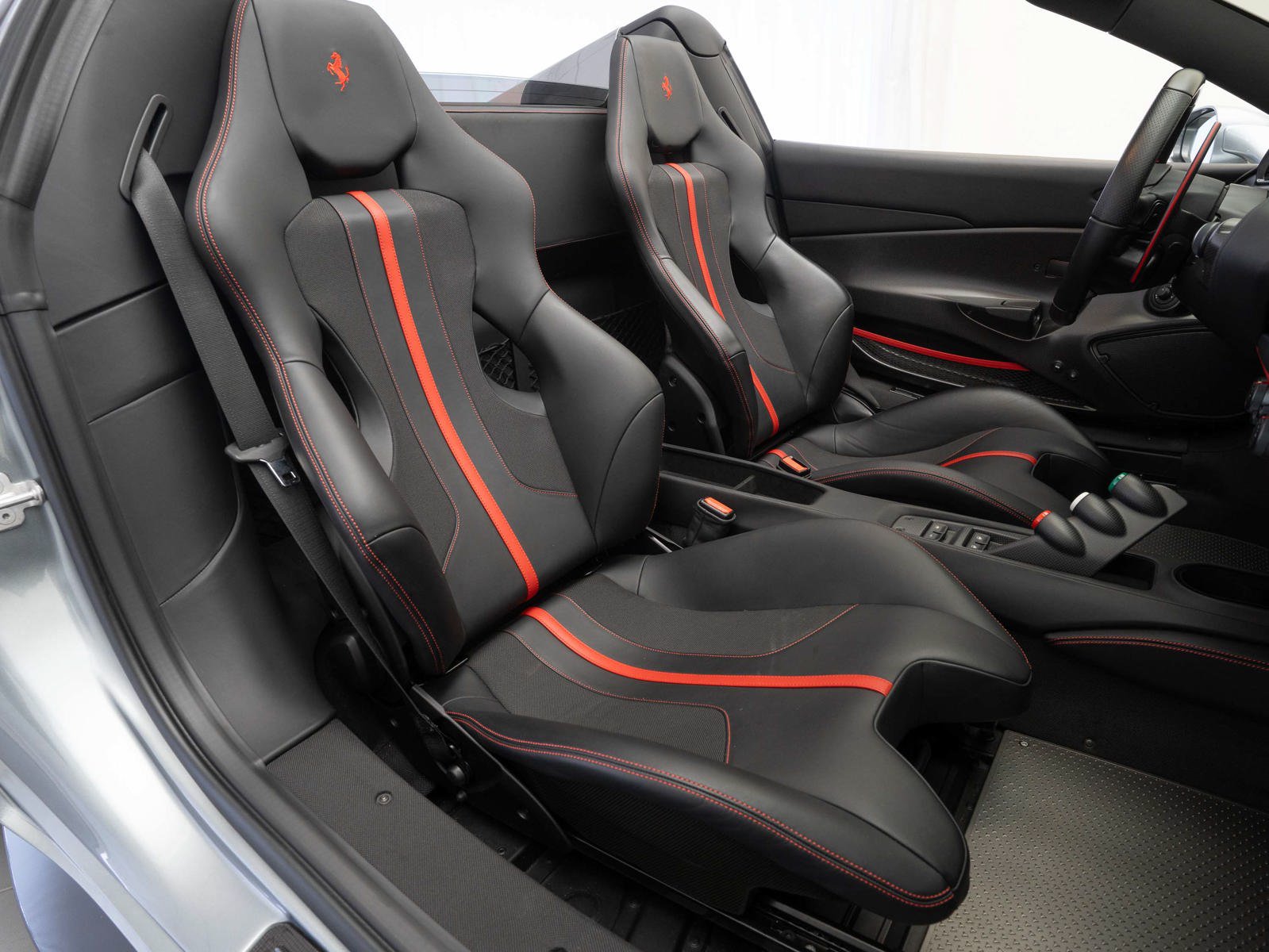 Used 2019 Ferrari 488 Pista Spider RWD image 14