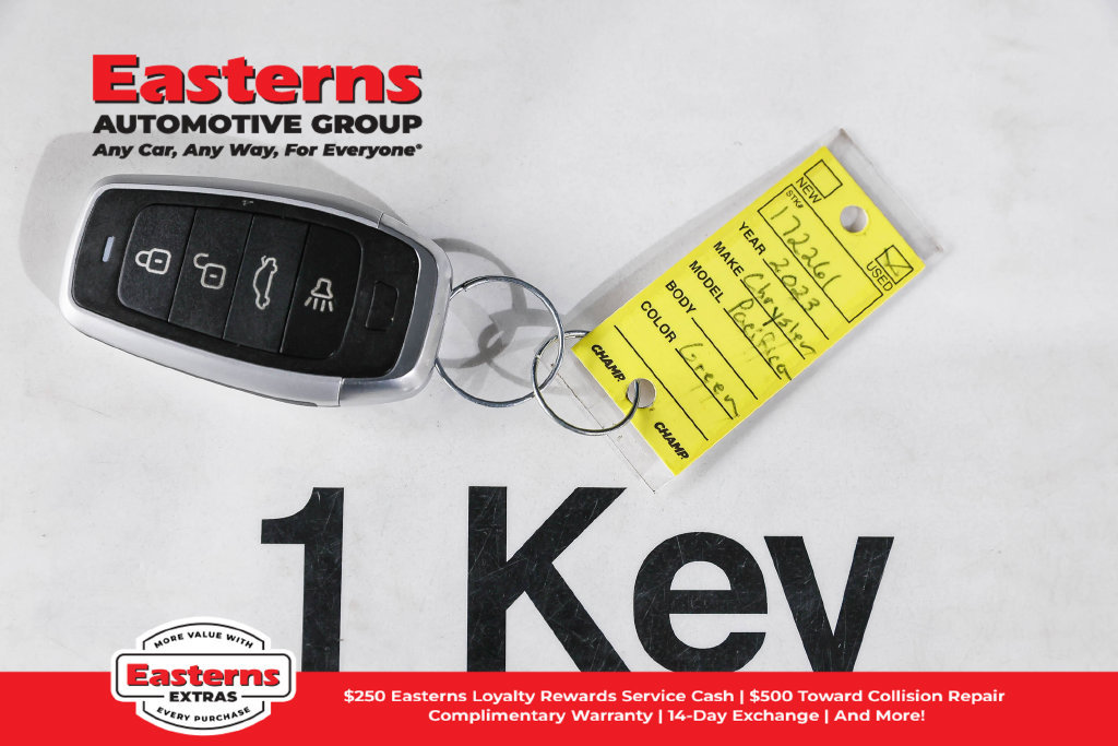 Used 2023 Chrysler Pacifica Touring-L w/ S Appearance Package FWD image 27