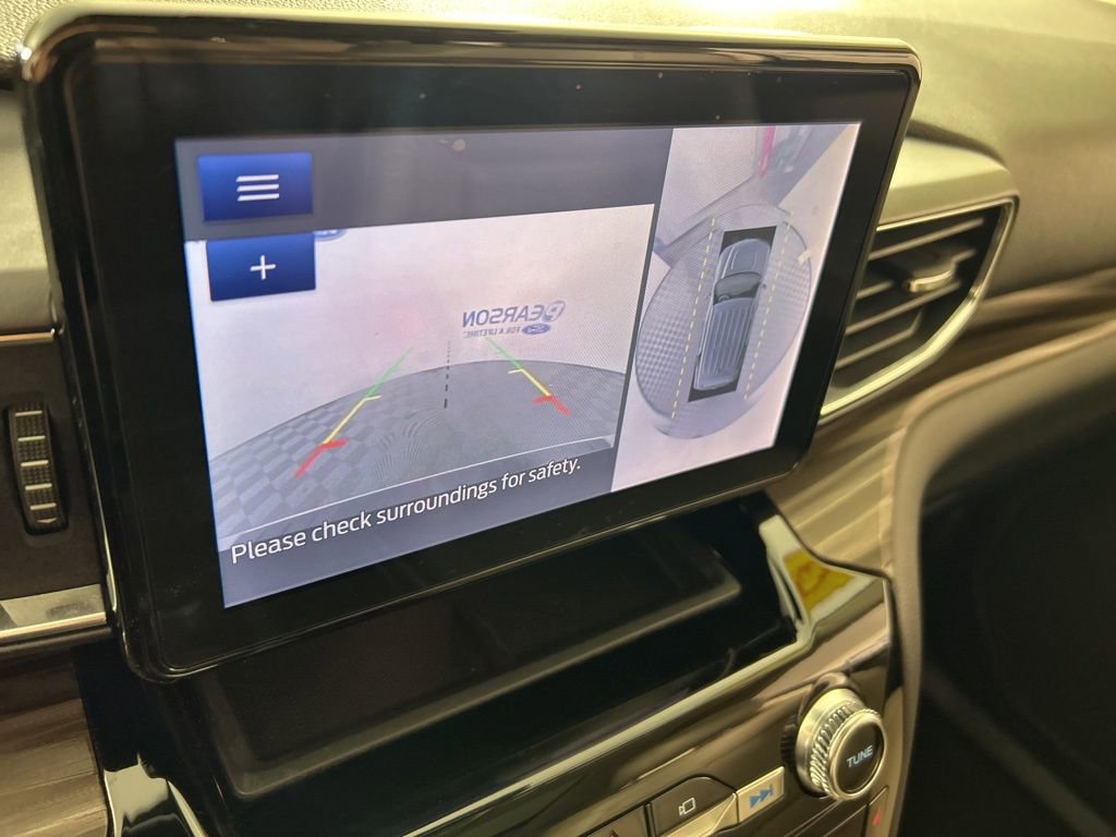 Used 2021 Ford Explorer Limited w/ Equipment Group 301A image 23