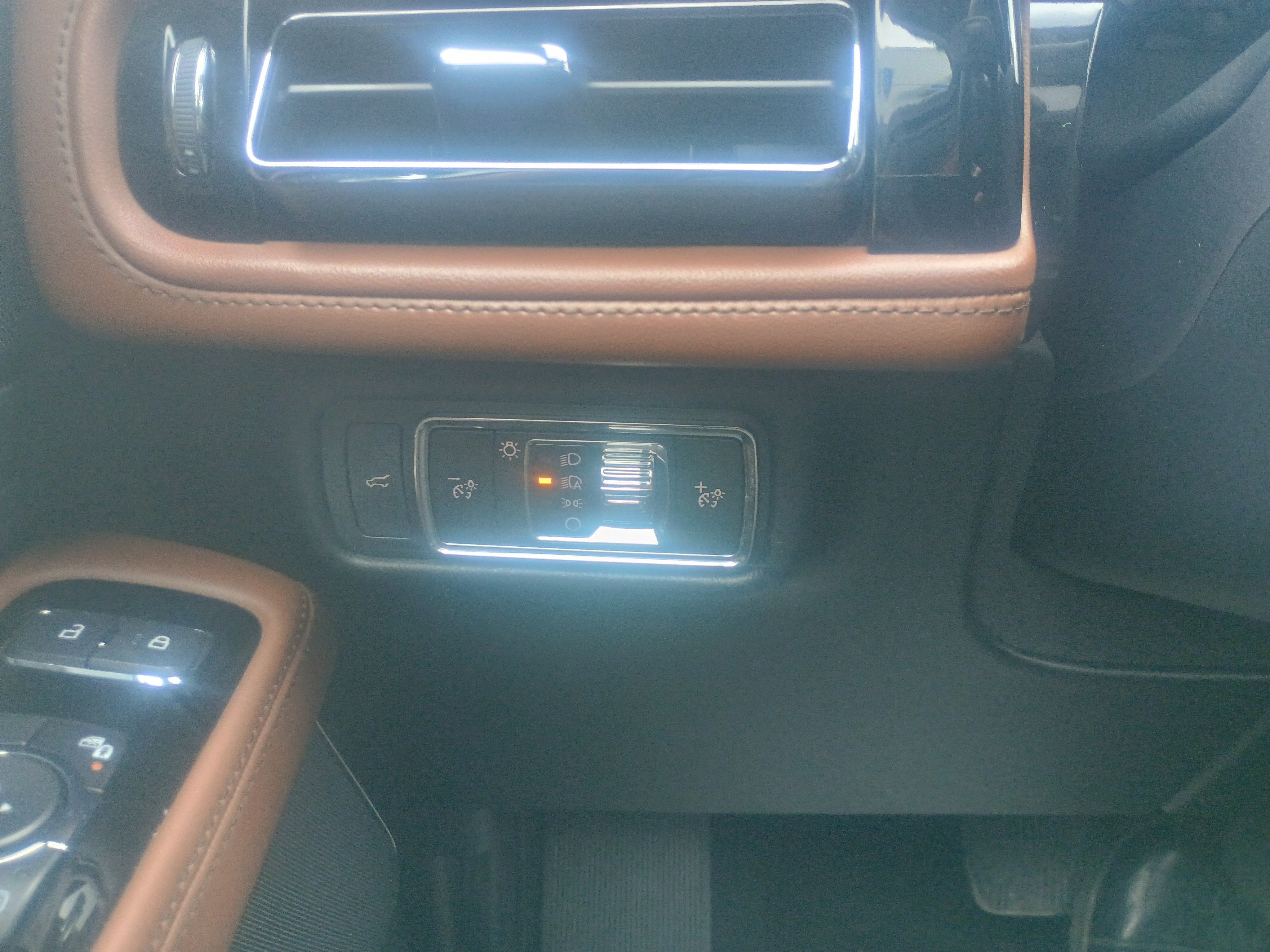 Used 2023 Lincoln Aviator Reserve image 22