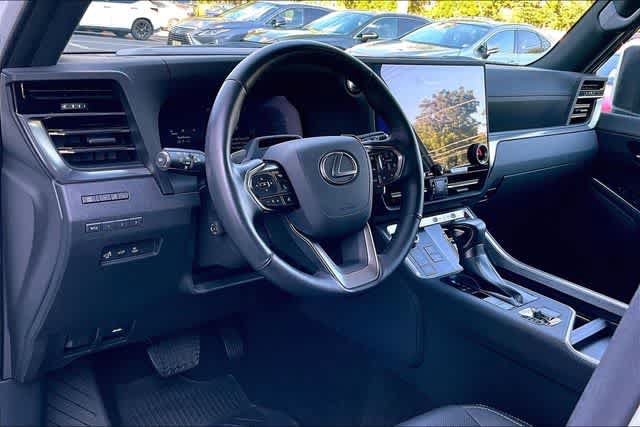 Used 2024 Lexus GX 550 w/ Cold Area Package AWD/4WD image 18