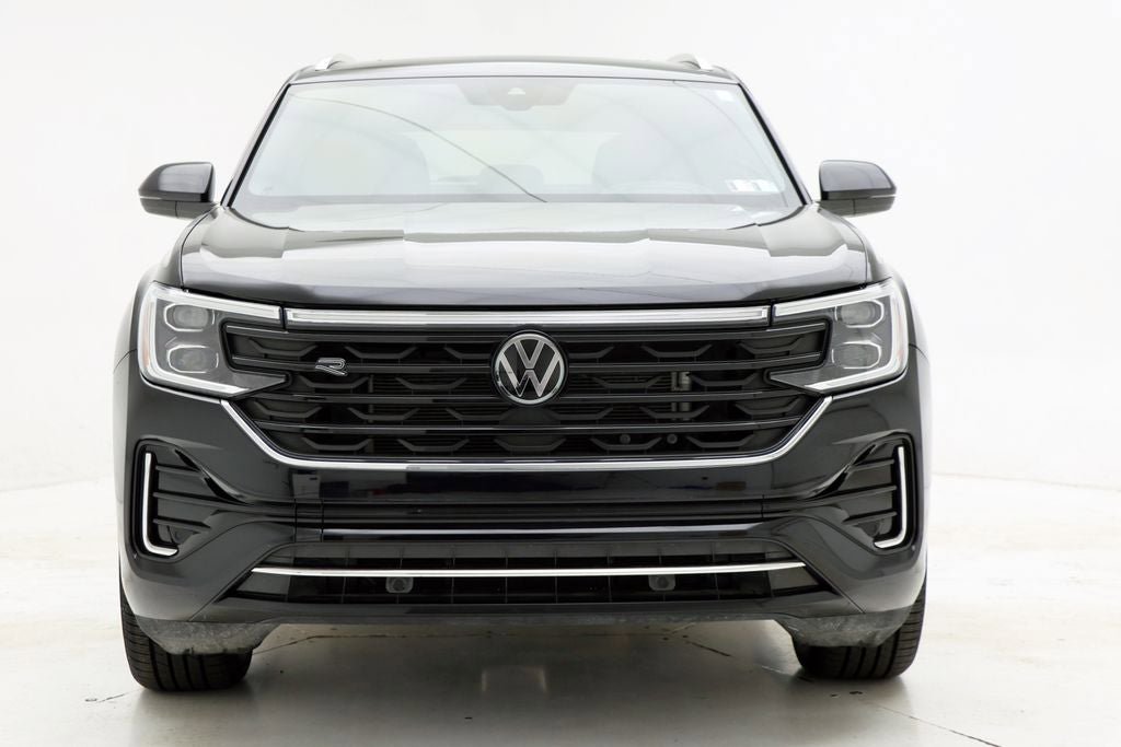Used 2024 Volkswagen Atlas Cross Sport SEL R-Line AWD/4WD image 4