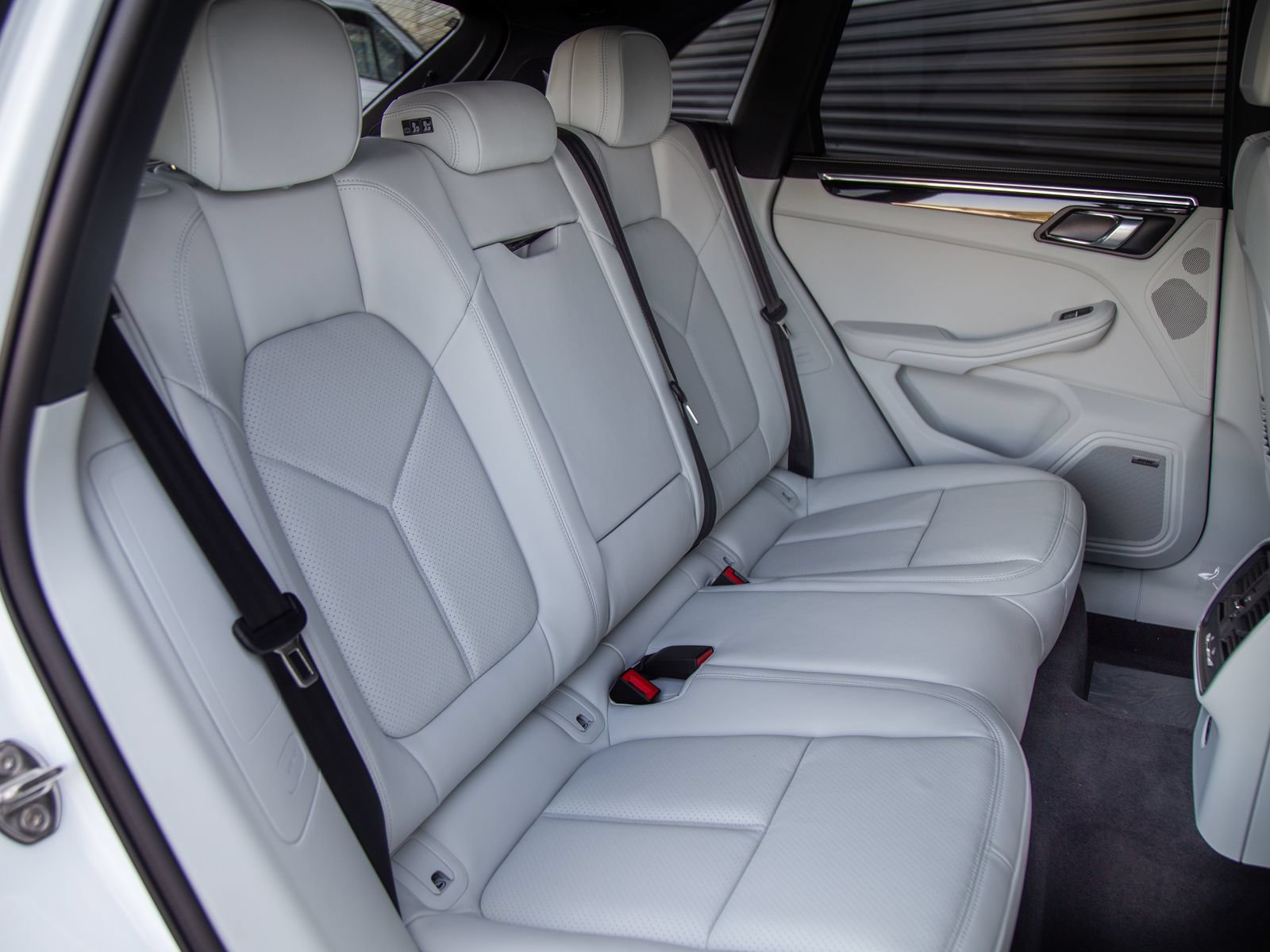 New 2026 Porsche Macan AWD/4WD image 23