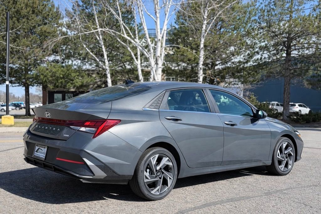New 2026 Hyundai Elantra Limited image 7