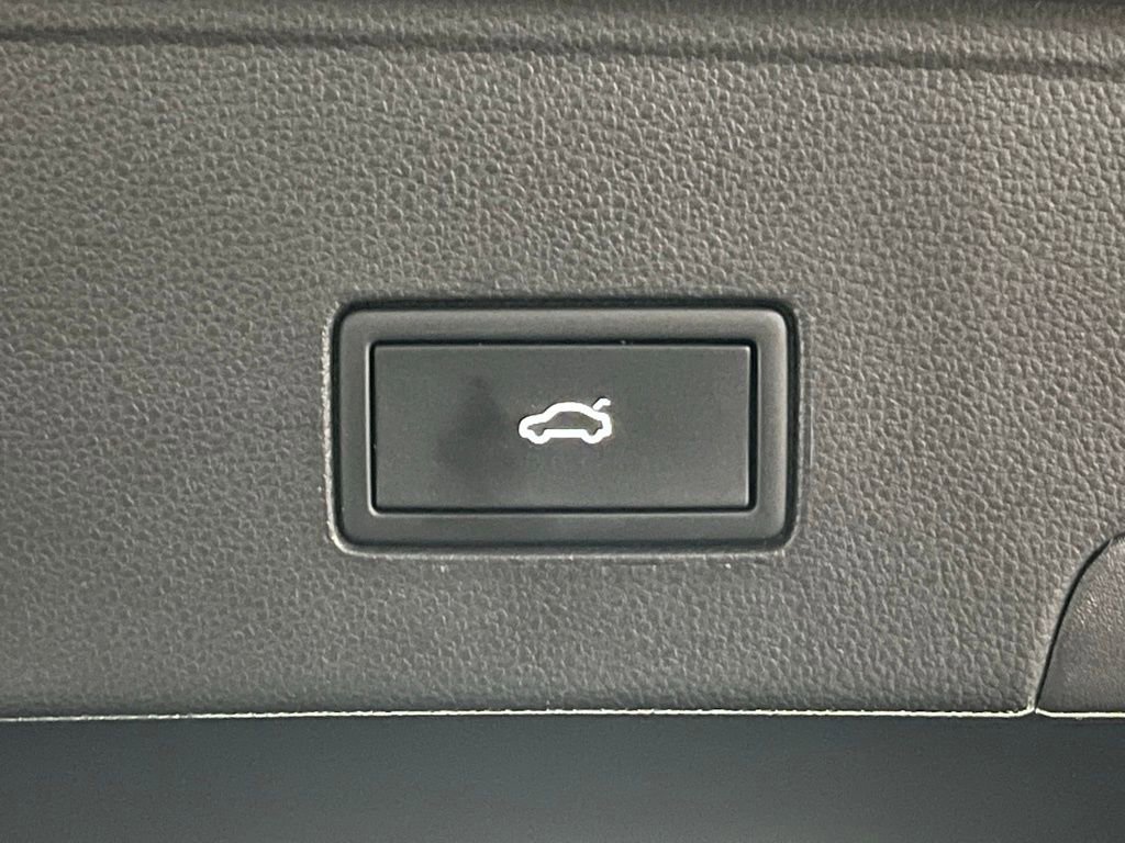 Used 2023 Volkswagen Atlas Cross Sport SEL R-Line image 39