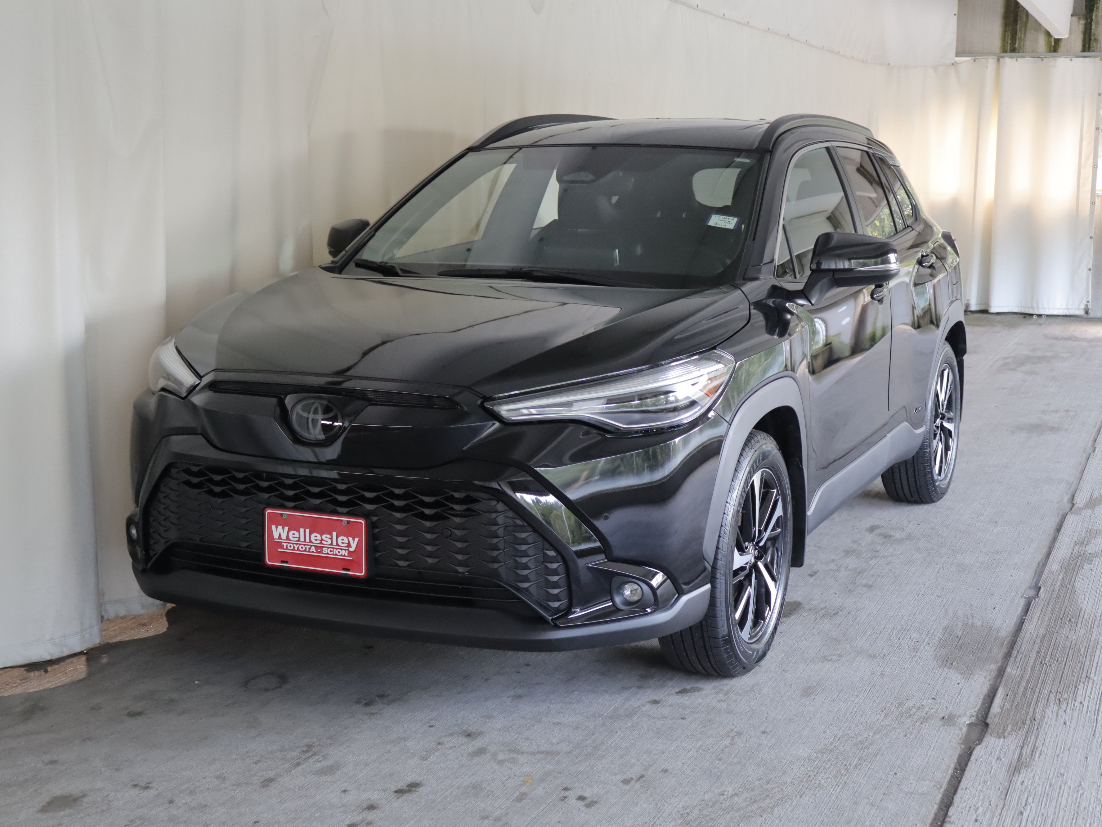 Used 2024 Toyota Corolla Cross AWD Hybrid w/ Convenience Package image 27
