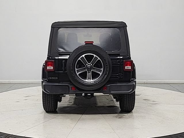 Used 2023 Jeep Wrangler Unlimited Sahara w/ Cold Weather Group AWD/4WD image 6