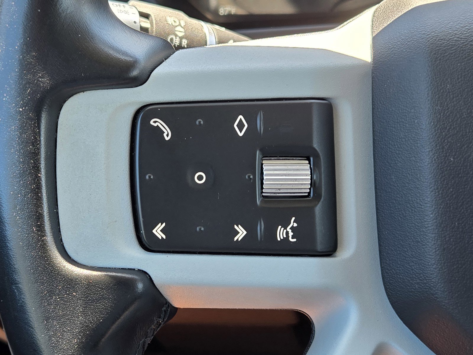 Used 2021 Land Rover Defender 90 First Edition image 19