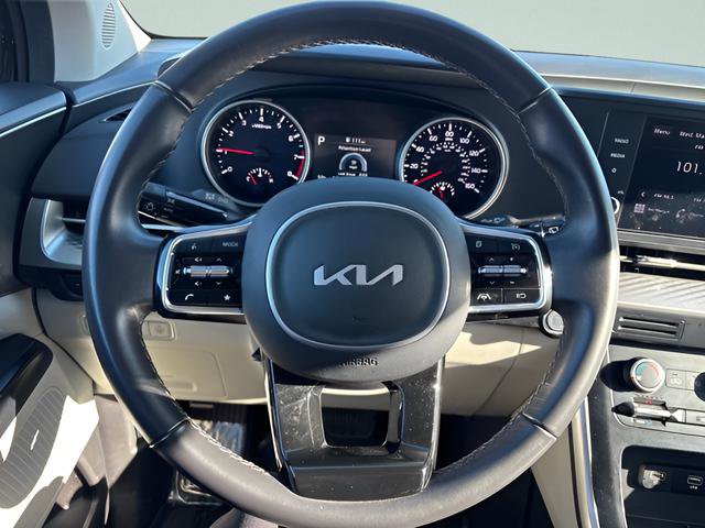 Used 2024 Kia Carnival LX image 17