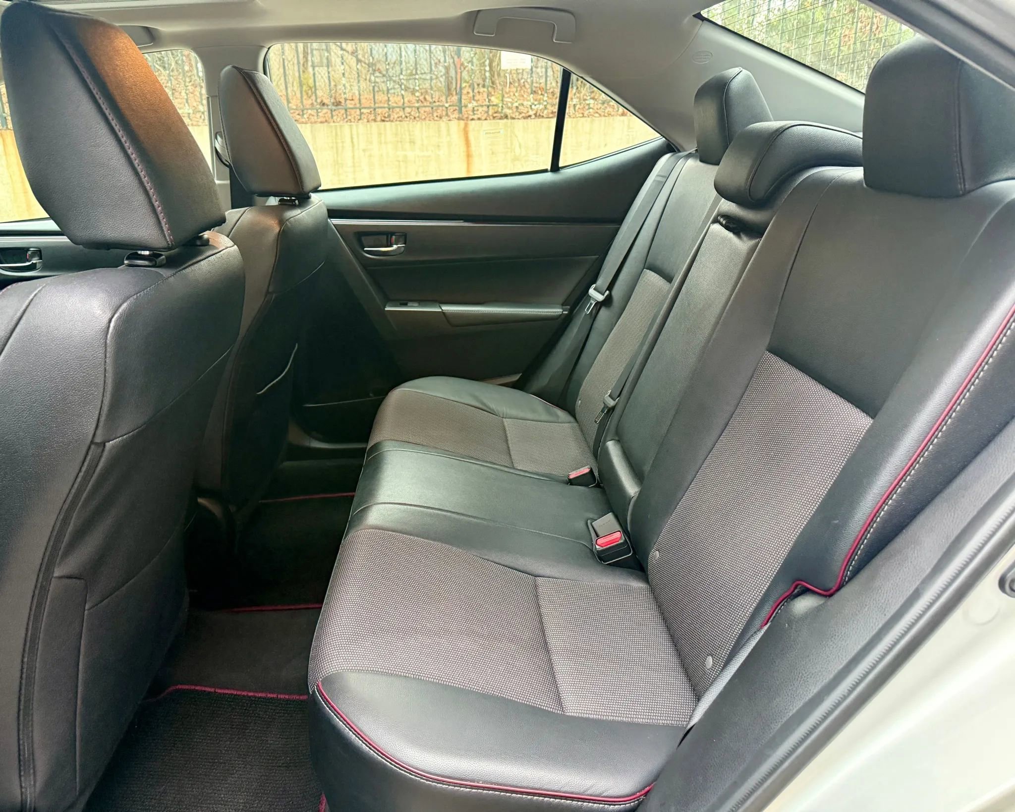 Used 2017 Toyota Corolla SE 50th Anniversary image 21