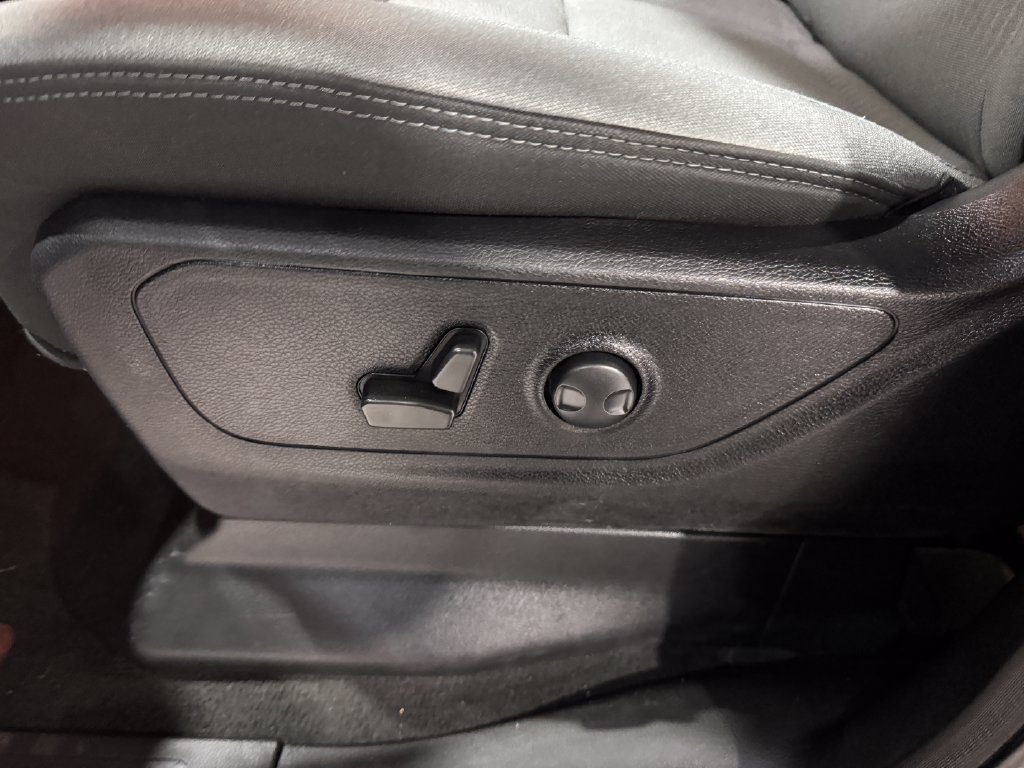 Used 2022 RAM 1500 Big Horn AWD/4WD image 18